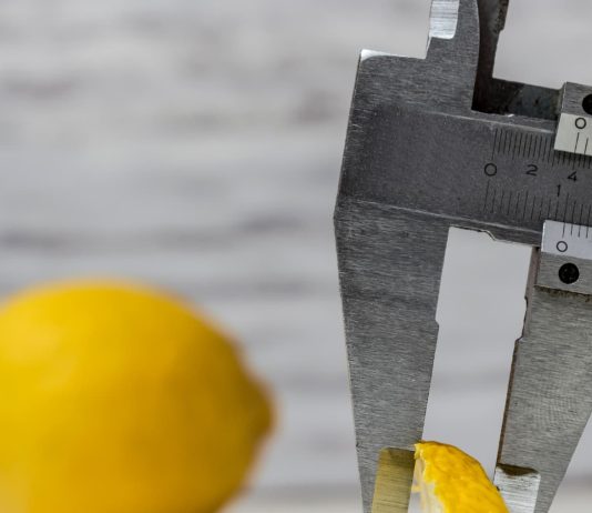 Persoana relaxata dupa ce a invatat sa evite perfectionismul