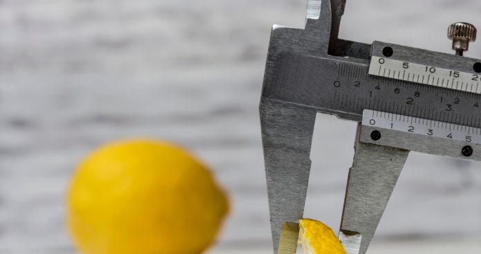 Persoana relaxata dupa ce a invatat sa evite perfectionismul