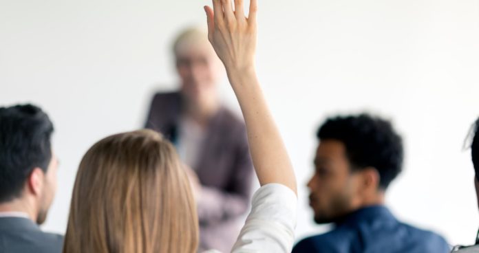 10 intrebari inteligente care iti arata adevaratul potential al candidatului