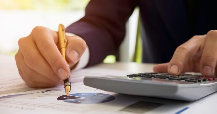 5 moduri prin care poti reduce cheltuielile initiale cand incepi o afacere